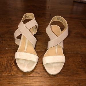 New Directions heels size 6- Worn once
